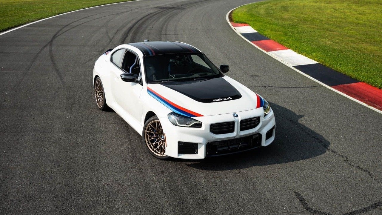 BMW M2 Turbo tanıtıldı: Sınırlı sayıda üretilecek süper güç!