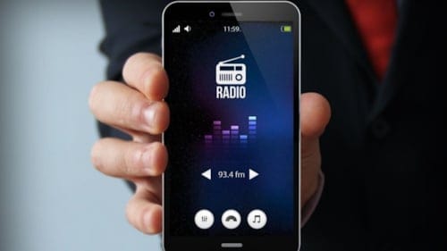 Sene olmuş 2025! Telefonlardaki FM radyolar neden kulaklık olmadan çalışmaz?