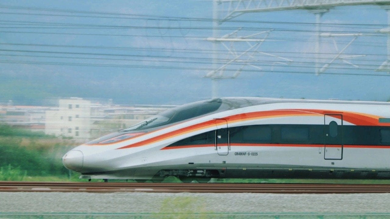 Dünyanın en hızlı treni CR450, testlerde 453 km/s hıza ulaştı