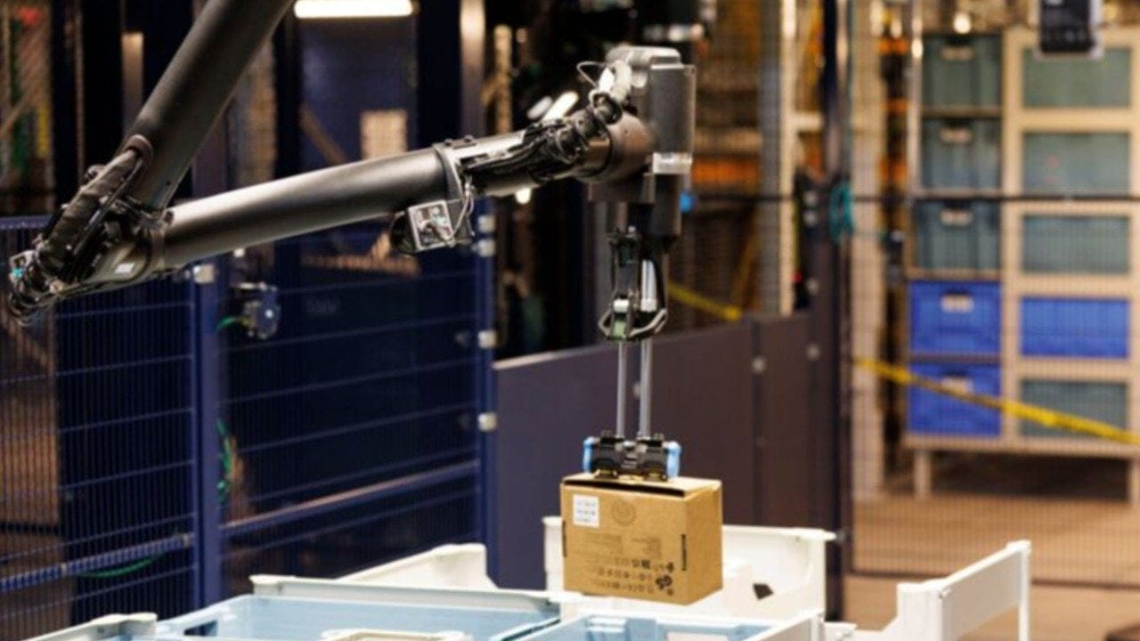 Amazon, depolarda devrim yaratacak yeni robot sistemi Blue Jay'i tanıttı