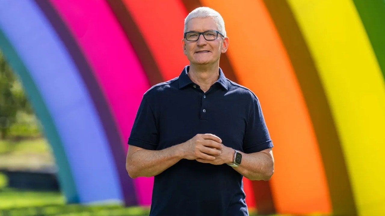 Tim Cook 65 yaşına girdi: Apple'ın başına kim geçecek?