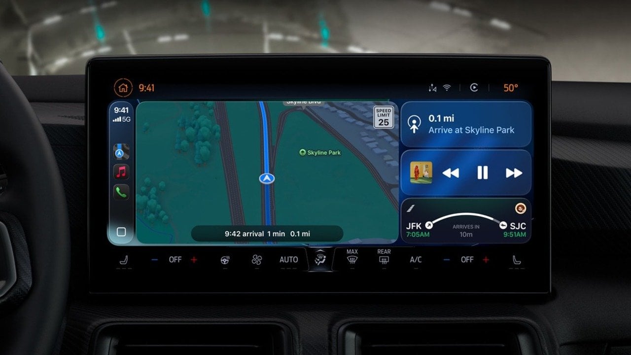 Apple CarPlay’e yeni özellik: Park sırasında video oynatma dönemi başladı