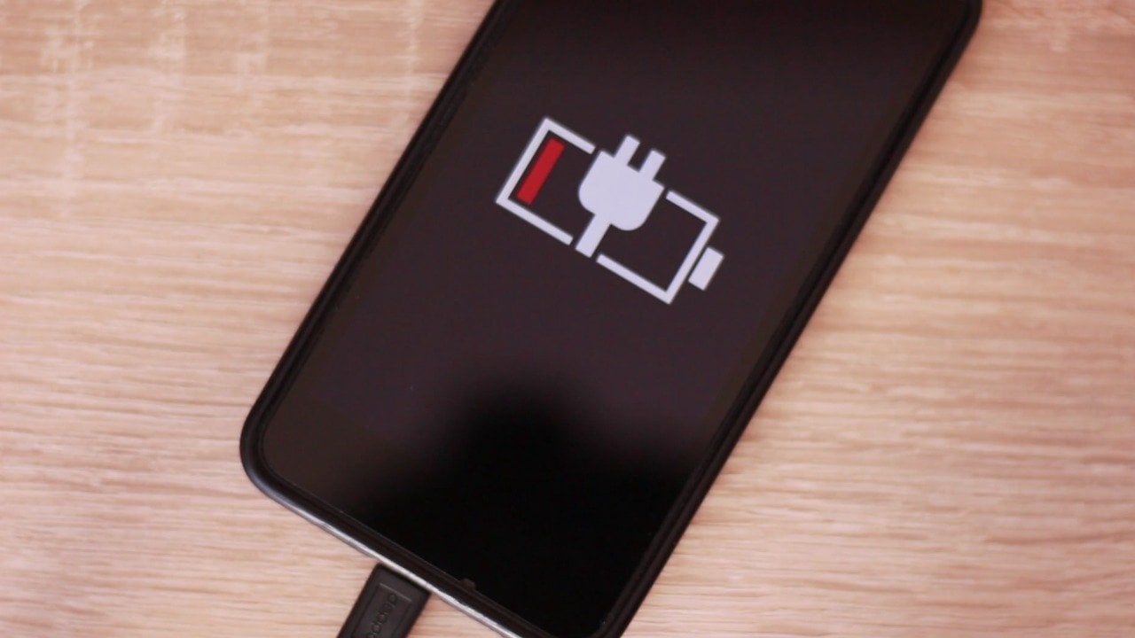 Android'e pil uyarısı geliyor: Play Store’dan yeni hamle