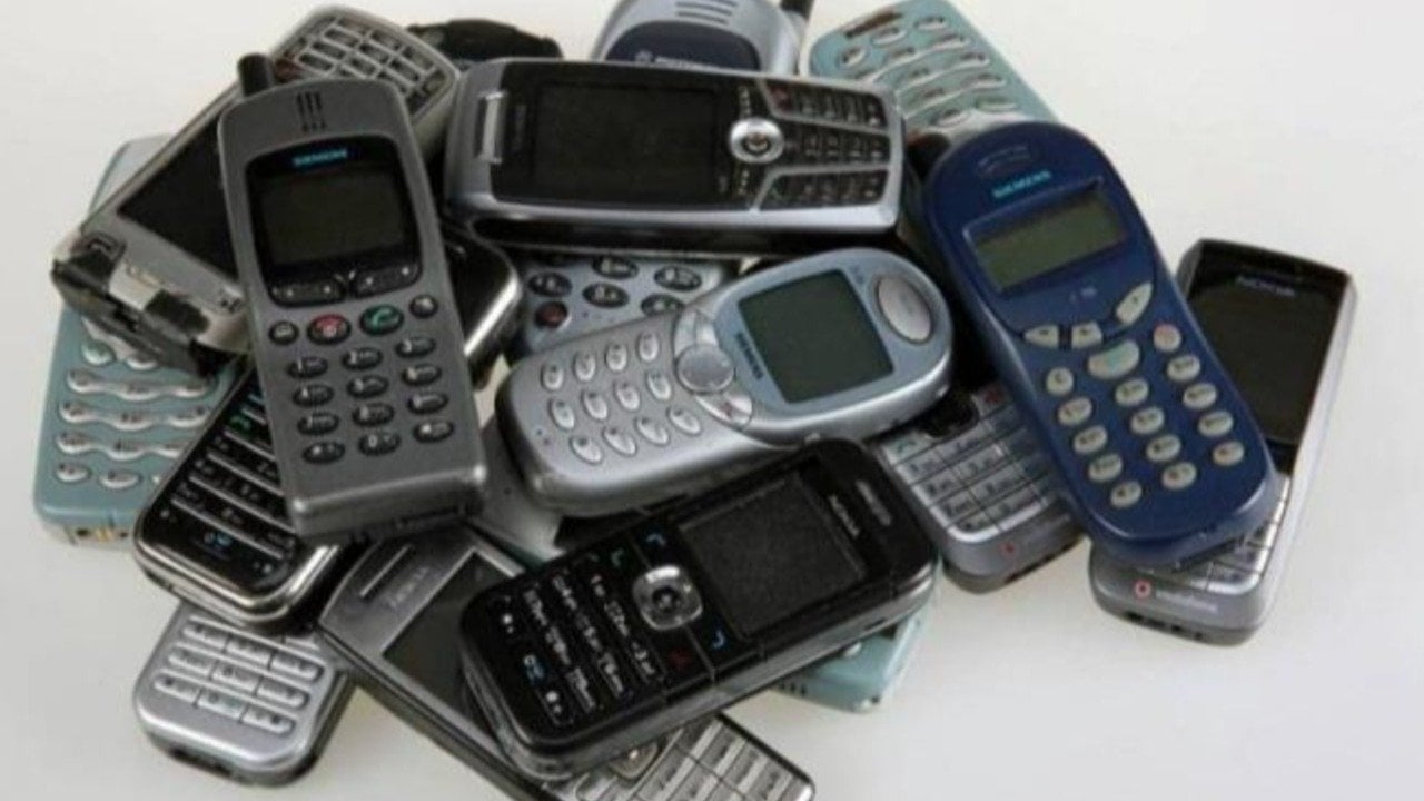  Eski tuşlu telefonları saklayan yaşadı: Koleksiyonerler peşine düştü!