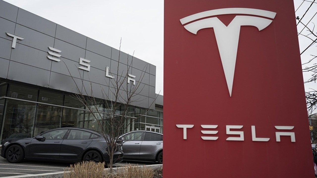 Tesla’dan müjde: FSD otonom sürüş teknolojisi Avrupa pazarına hazırlanıyor!