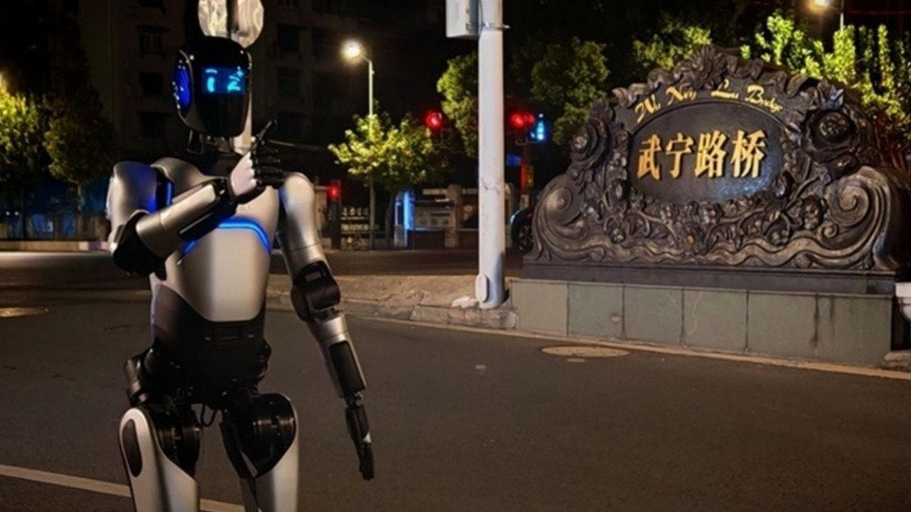 Çinli robot AgiBot A2, dünya rekoru kırarak 106,2 km yürüdü