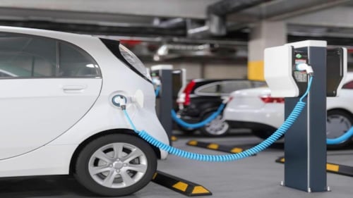 Yollar elektrikleniyor! Şarj istasyonları arttı, tüketim lideri netleşti