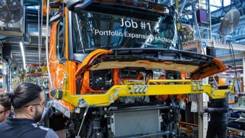 Mercedes-Benz Trucks, elektrikli eActros 400'ün seri üretimine başladı