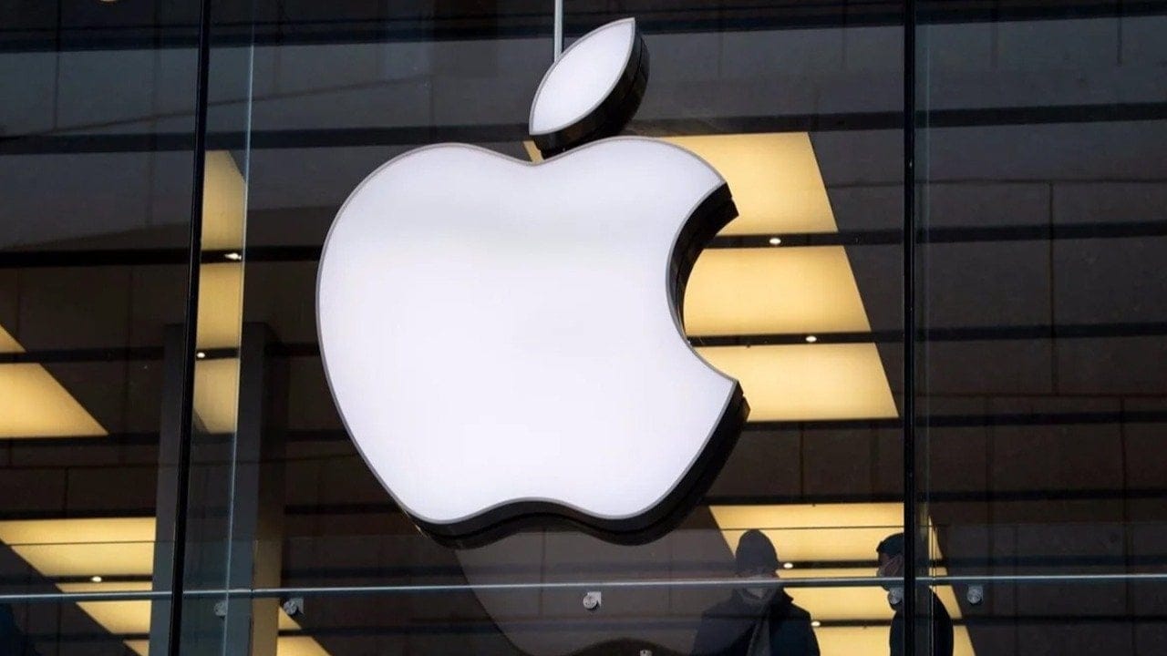 Apple’dan kritik uyarı: Çalışanların ABD’den çıkmaması istendi!