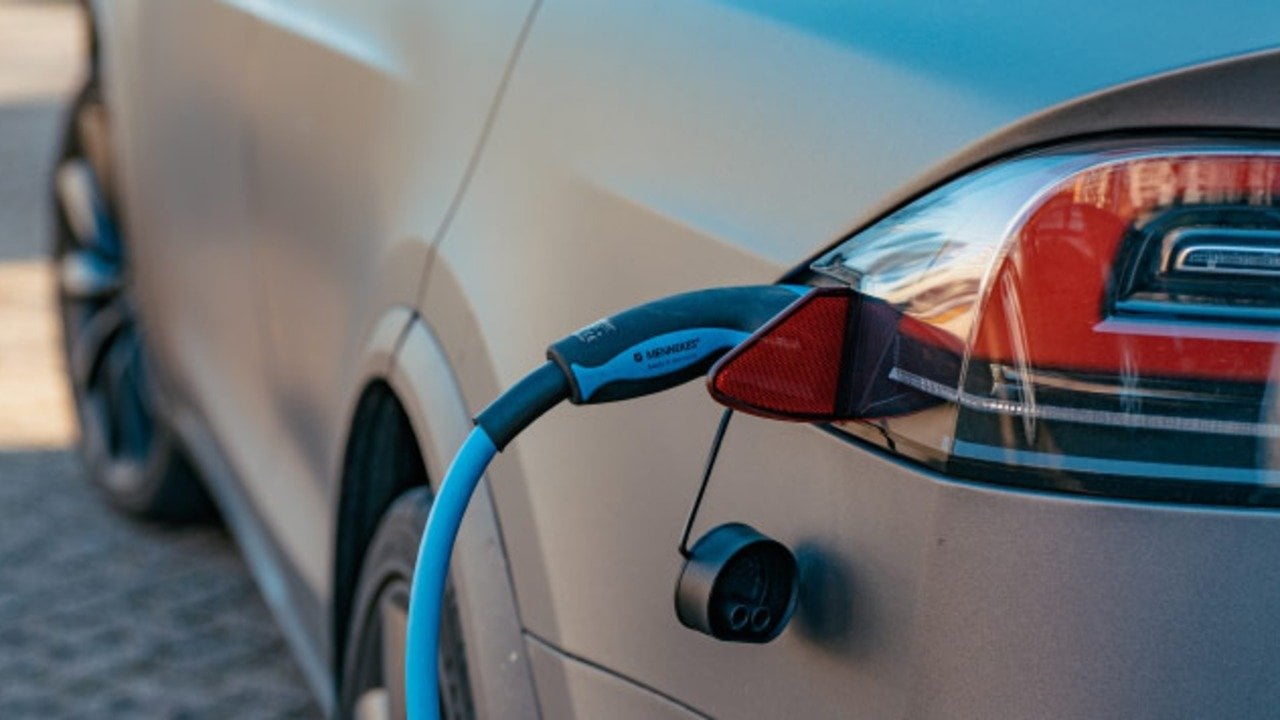 Çin’den yeni zorunluluk: Elektrikli otomobillere enerji standardı geliyor!