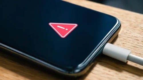 Telefonu şarj etmek için en güvenli yer neresi? Eğer bunu yapmazsan yangın riski yüksek