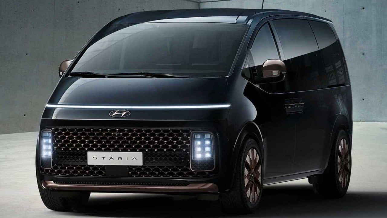 Elektrikli Hyundai Staria resmen tanıtıldı! Tek şarjla 400 km menzil