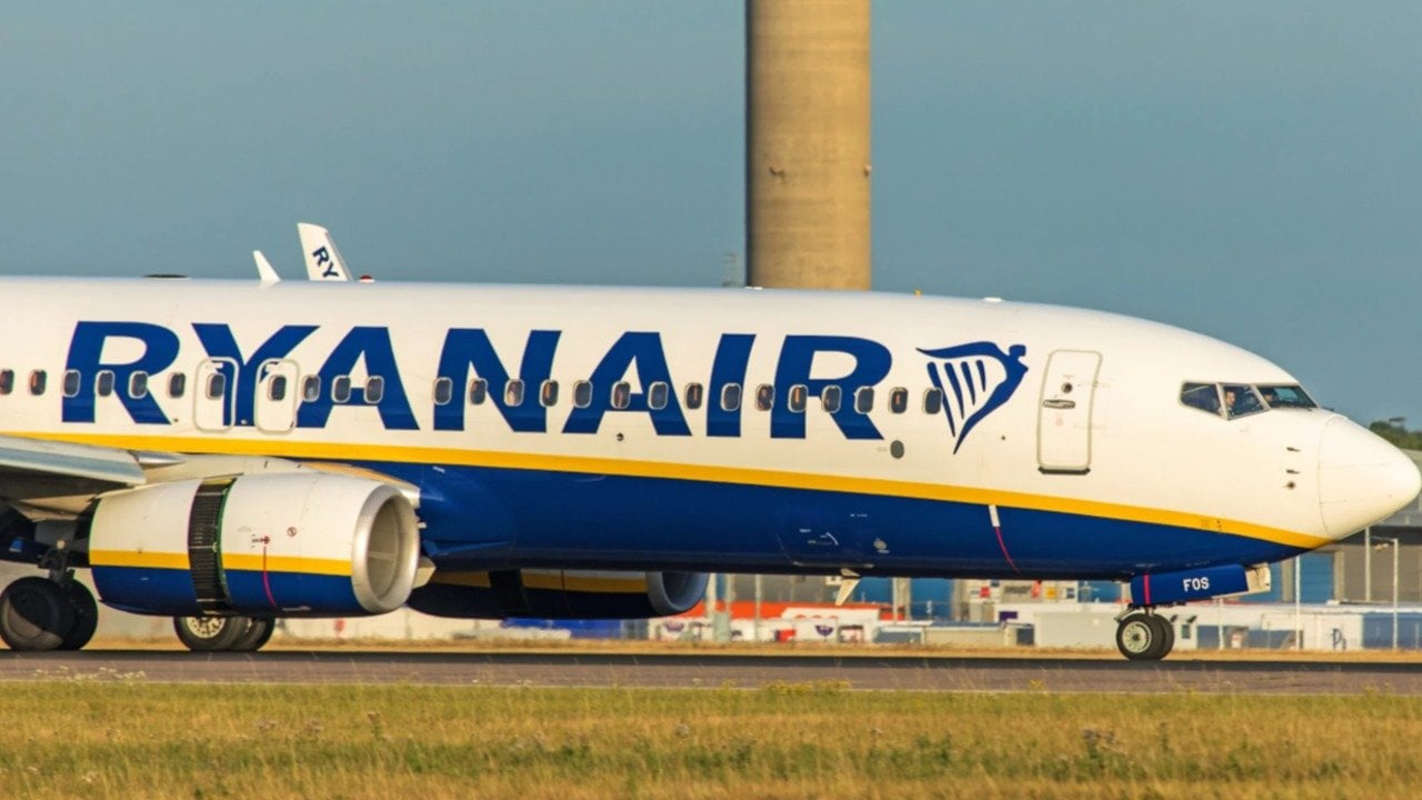 Uçakta internet tartışması büyüyor! Ryanair'den Elon Musk'a rest