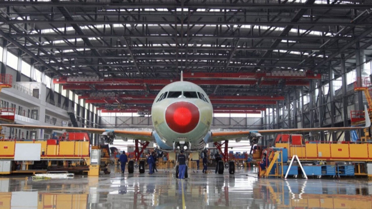 Airbus’tan yeni hamle: Çinli insansı robotlar uçak üretiminde!
