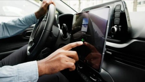 Bunları bilmeden araba almayın: Otomobillerin dokunmatik ekranları gerçekte ne kadar dayanıklı?