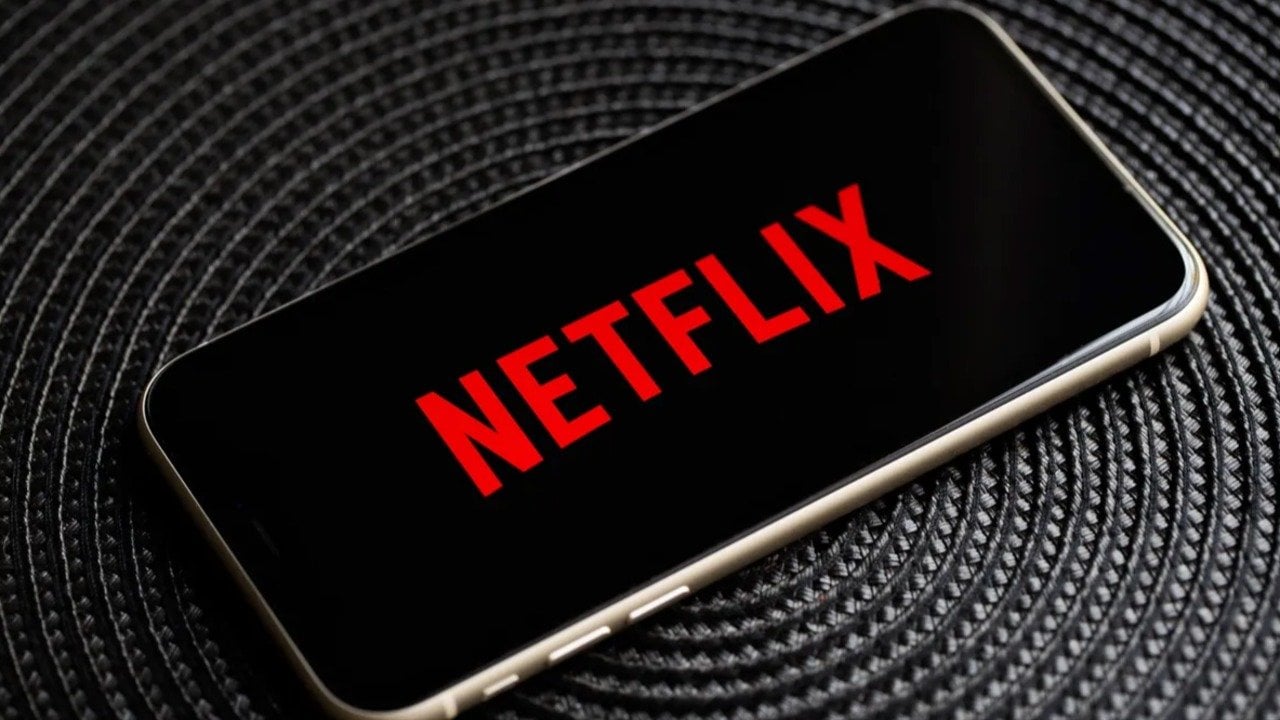 Netflix uygulaması değişiyor: Dikey videolardan oluşan yeni tasarım geliyor!