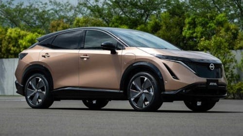 Nissan Ariya tanıtıldı: Bu otomobil güneş enerjisiyle kendi kedine şarj ediyor