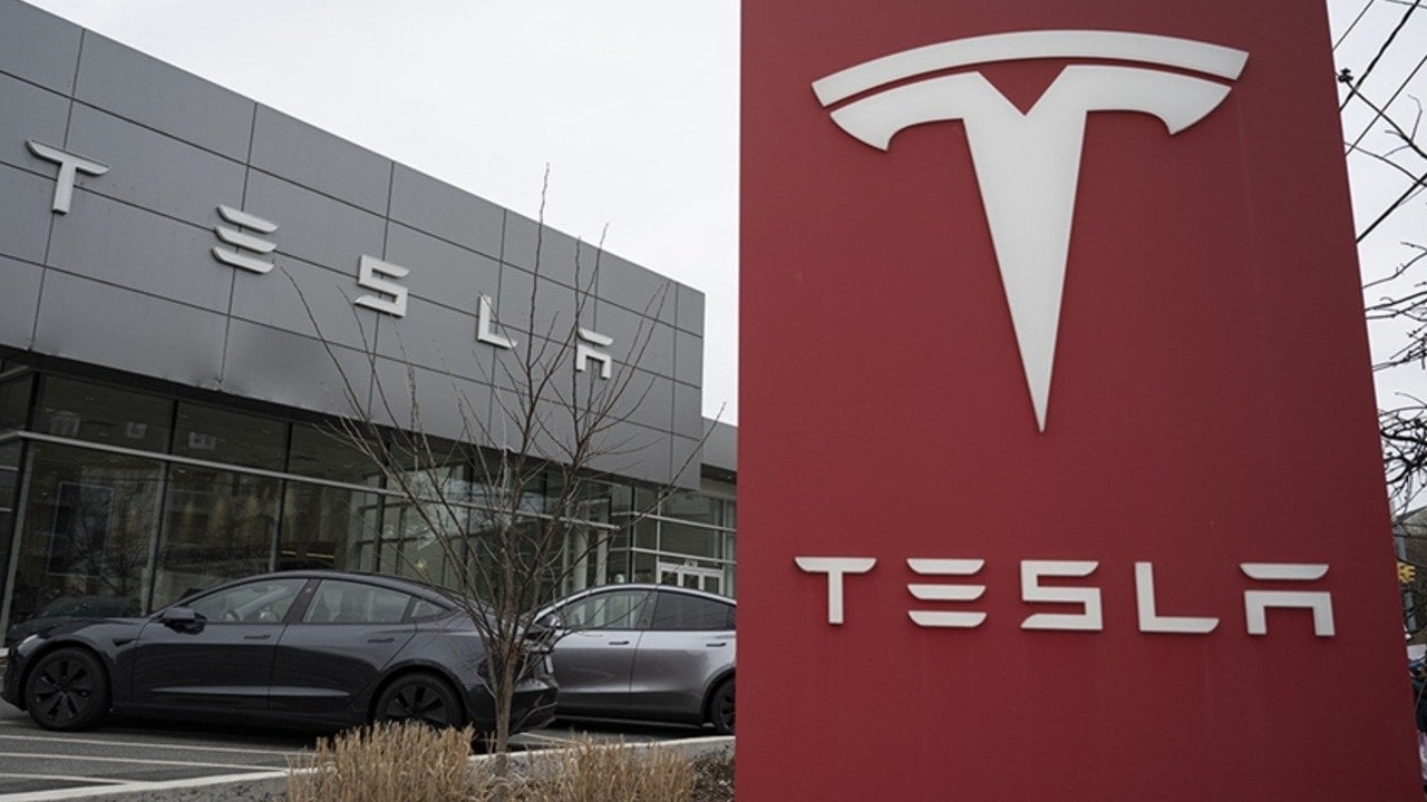 Tesla 2025'i kayıpla kapattı! Net kârda %61 düşüş