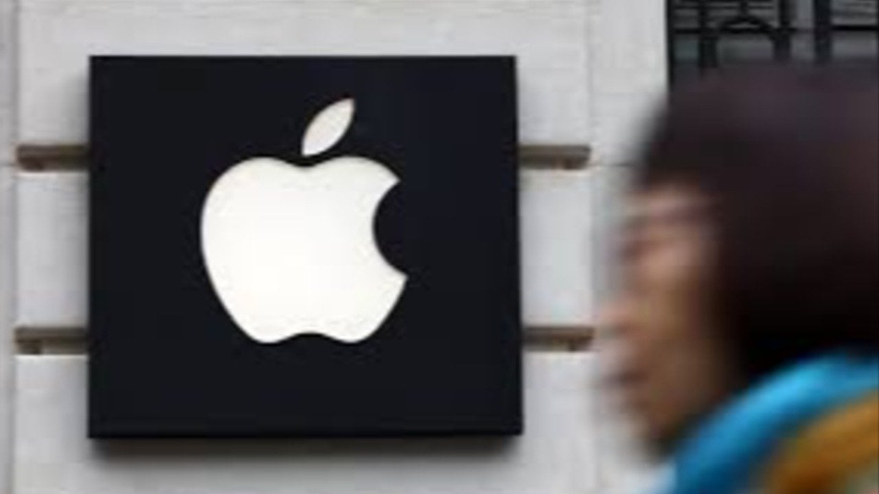 Apple’da şok ayrılık: Siri yöneticisi Stuart Bowers ayrıldı!