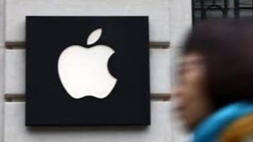Apple’da şok ayrılık: Siri yöneticisi Stuart Bowers ayrıldı!