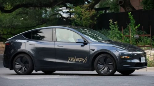 Tesla, tam otonom robotaksileri gerçek trafikte test ediyor