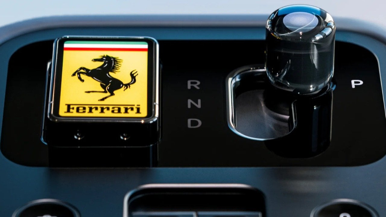 Ferrari, ilk tam elektrikli otomobilinin adını ve iç mekanını paylaştı