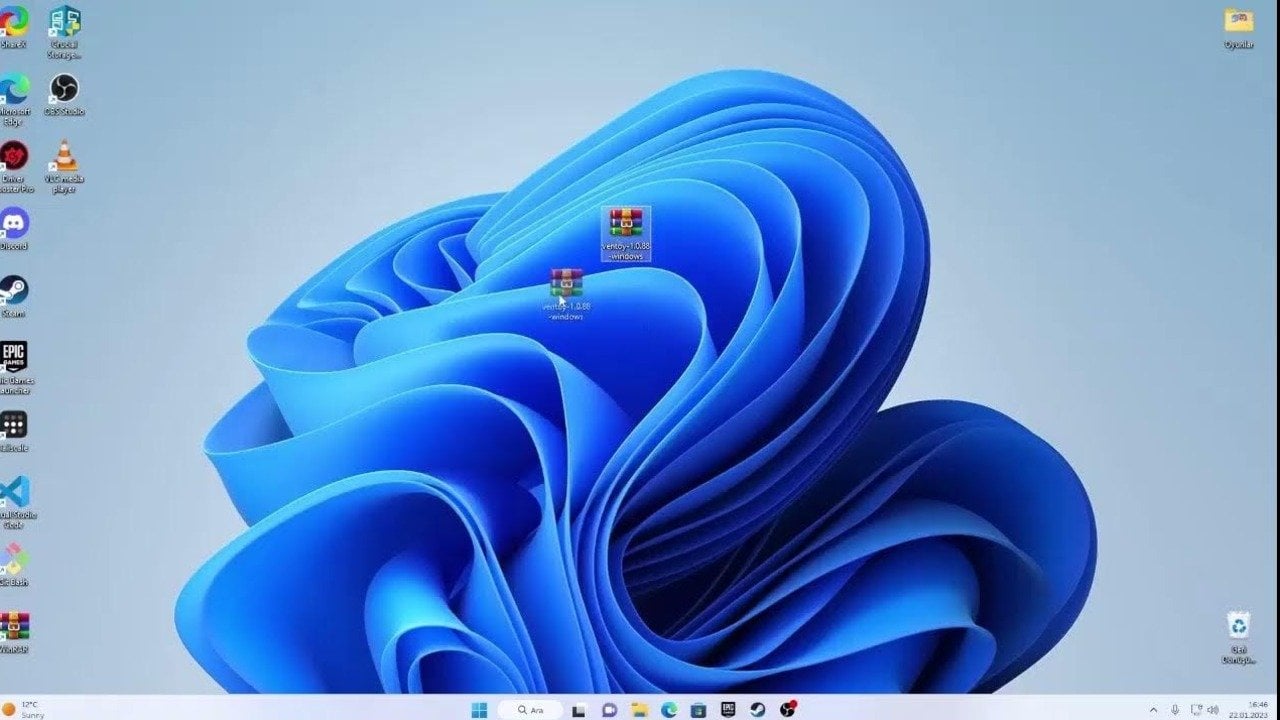 Windows 11’e beklenen özellik geliyor: Görev Çubuğu yenileniyor!