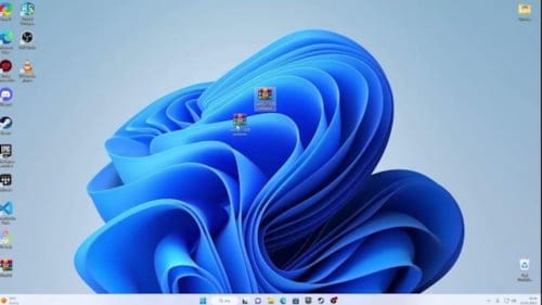 Windows 11’e beklenen özellik geliyor: Görev Çubuğu yenileniyor!