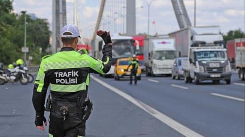 Sürücüler dikkat: Yeni trafik cezaları yürürlüğe girdi! İşte yeni cezalar…