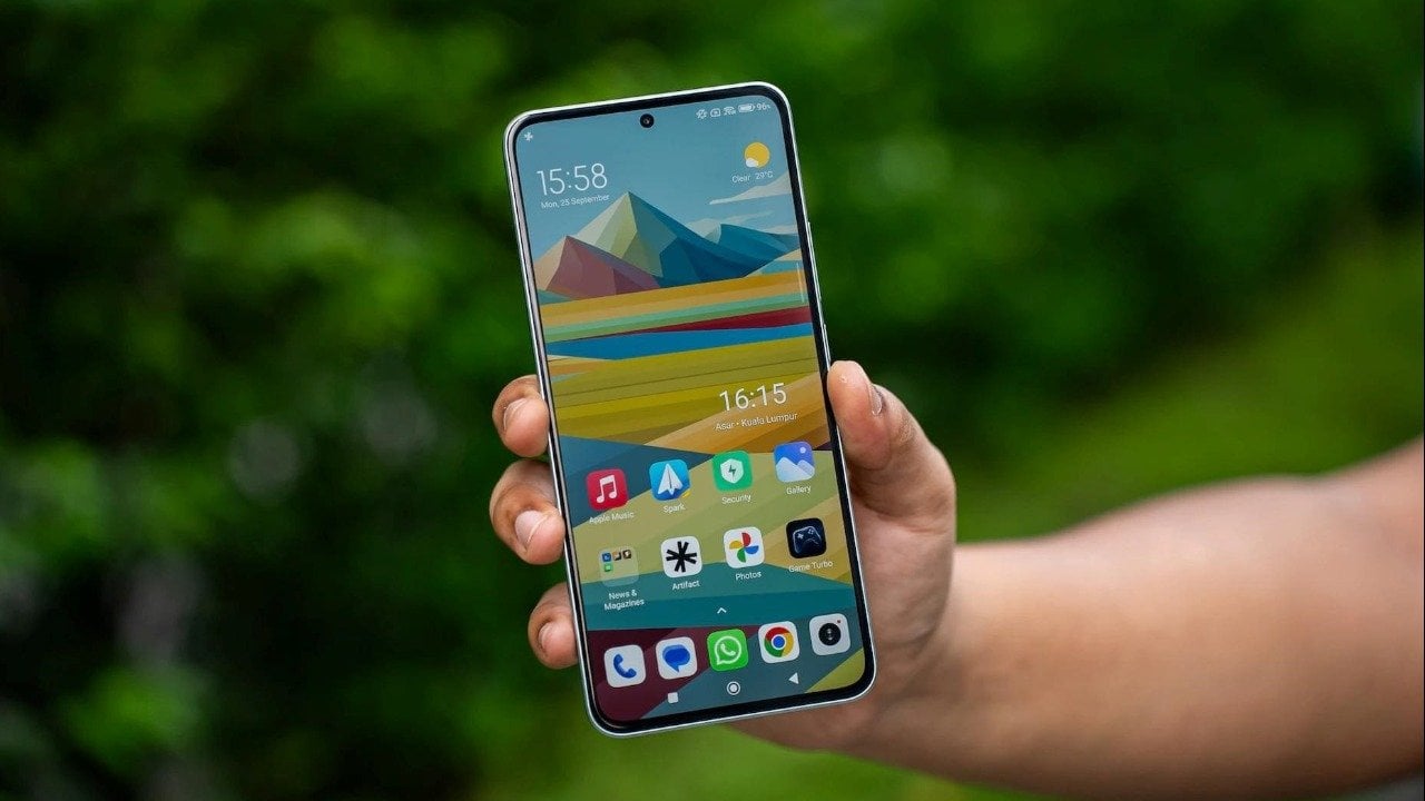 Xiaomi’nin popüler telefonu için yolun sonu göründü: HyperOS 3 dağıtılmaya başladı