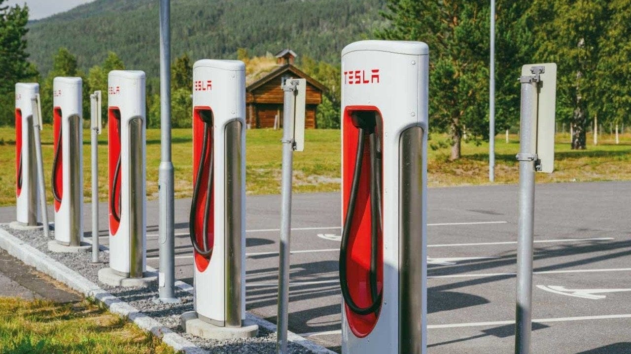 Tesla, Isparta'da 8 üniteli Supercharger istasyonu açtı