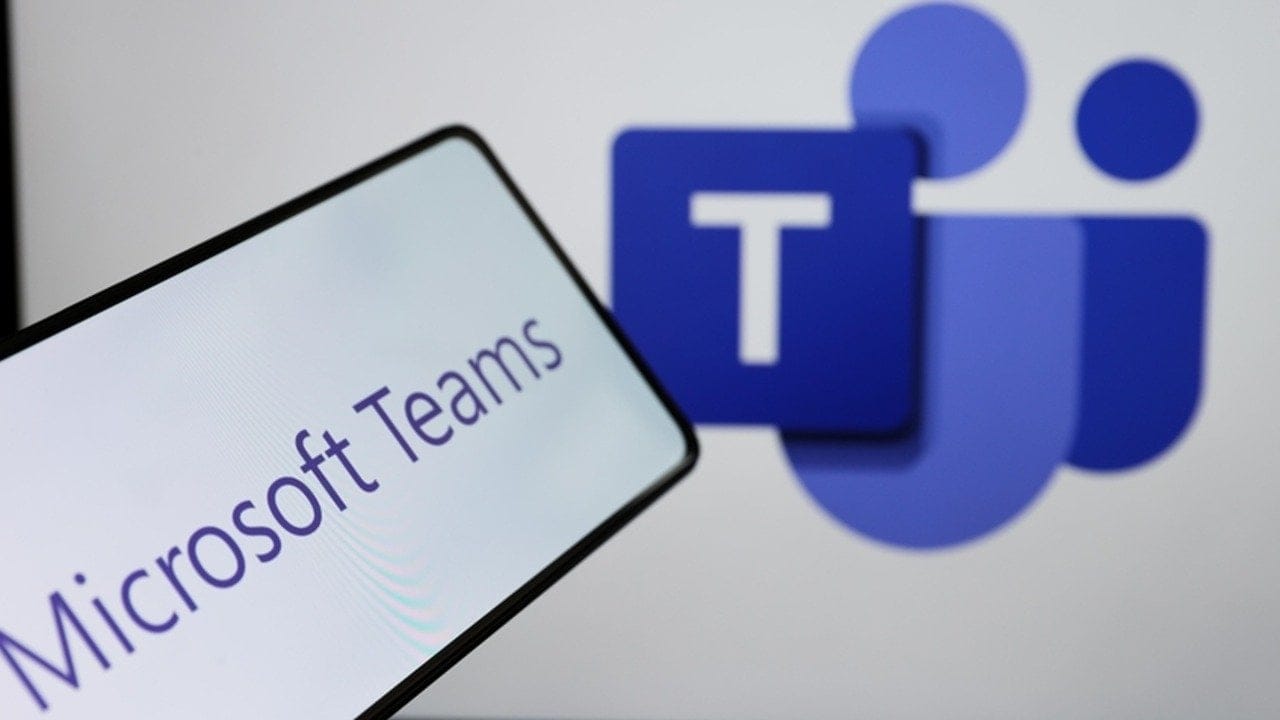 Microsoft Teams yenileniyor: Gelişmiş çeviri ve toplantı özetleri geliyor!