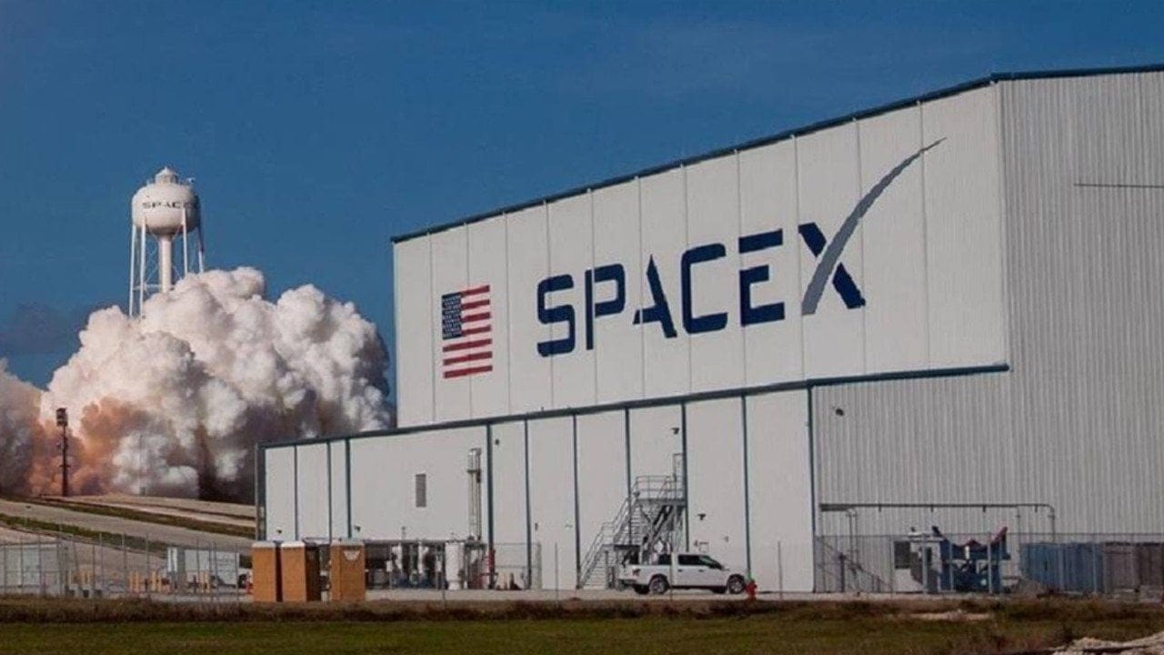 Elon Musk'ın SpaceX'i borsaya açılıyor! 1,75 trilyon dolar değerleme hedefliyor