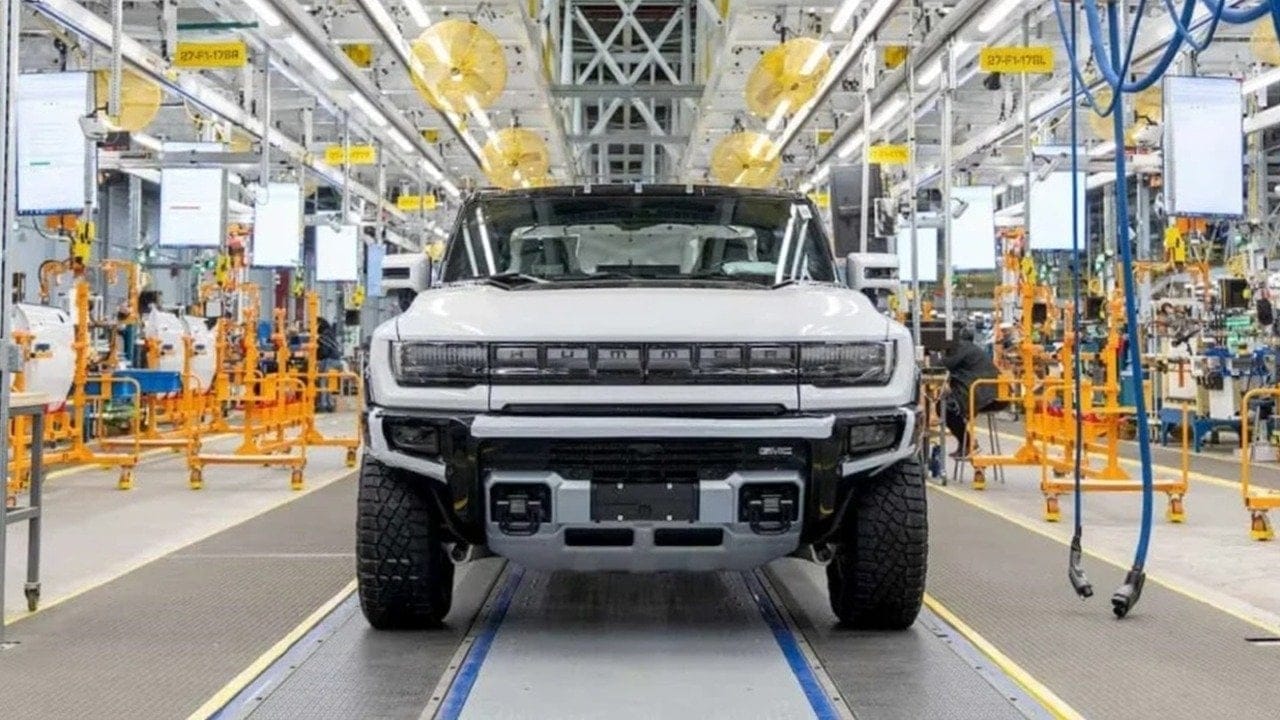 GM’de elektrikli araç alarmı: Factory Zero’da üretim yeniden durdu