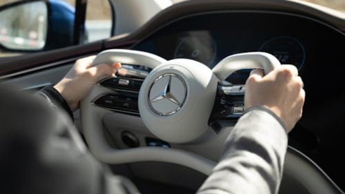 Mercedes’ten direksiyonda devrim: Mekanik bağlantı tarih oluyor