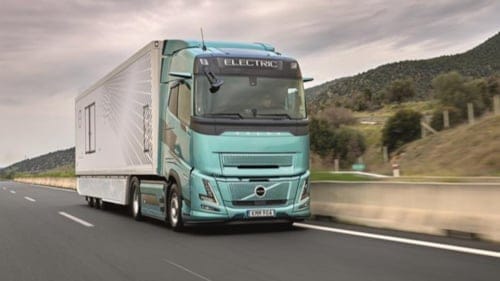 Volvo Trucks'tan yeni hamle! 700 km menzilli elektrikli çekici