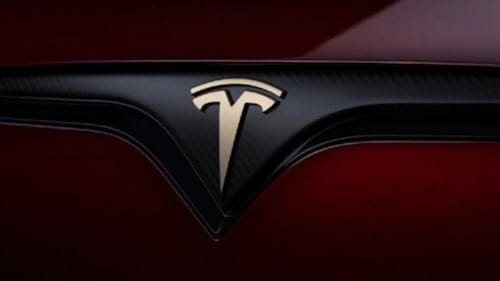 Tesla’dan sıra dışı veda: Bu özel araçları alan 1 yıl satamayacak