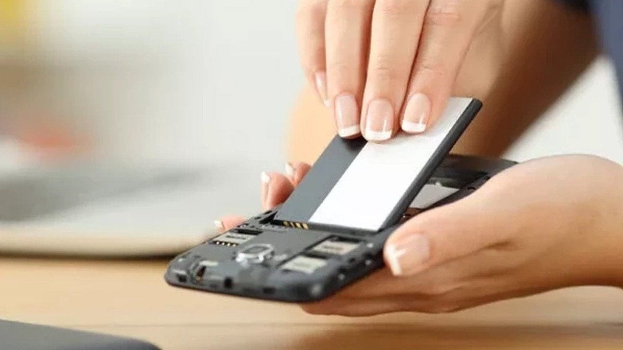 Telefonlarda ezber bozan karar: AB bataryalar için yeni dönemi başlatıyor