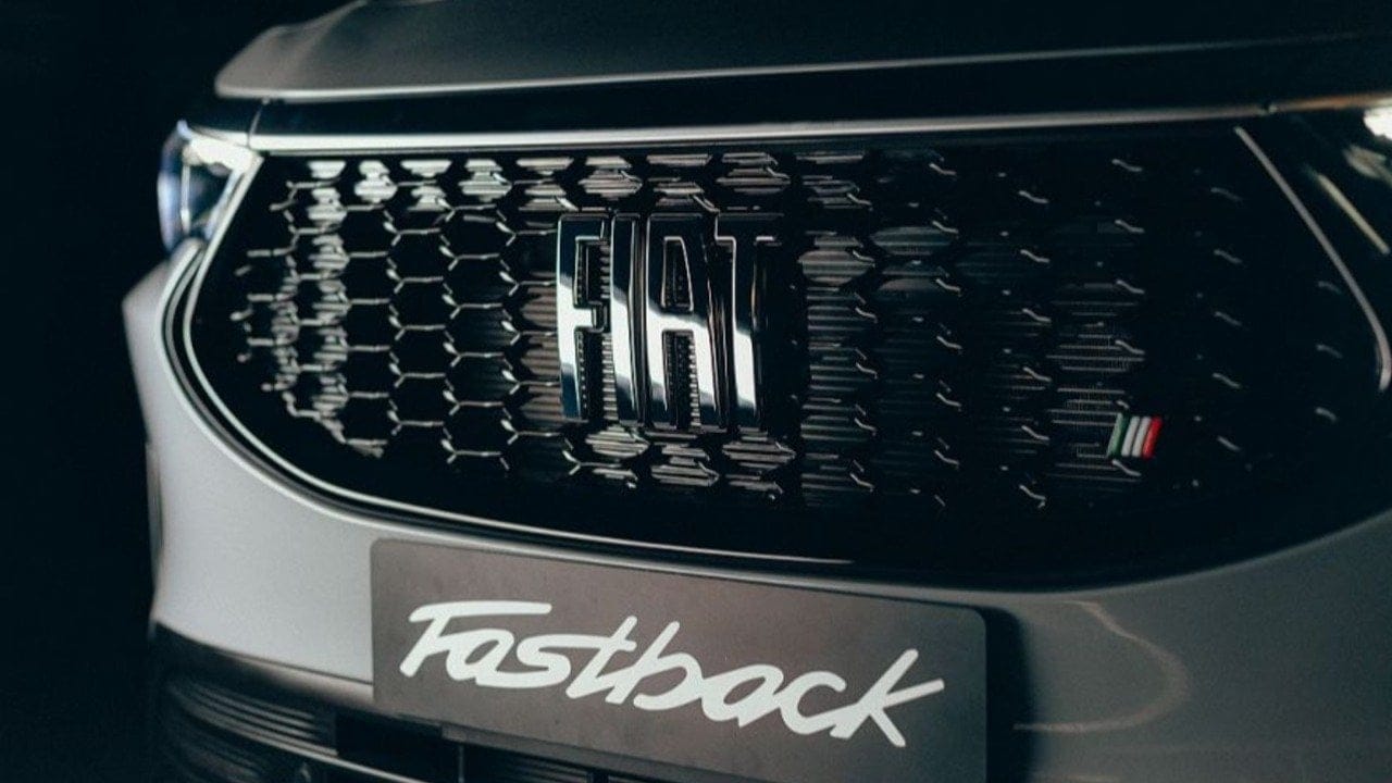 TOFAŞ’tan Egea sonrası ilk hamle: Yeni fastback model yolda görüntülendi