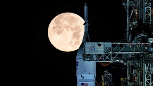 NASA'dan tarihi adım! Ay'da yaşam için hazırlık başladı