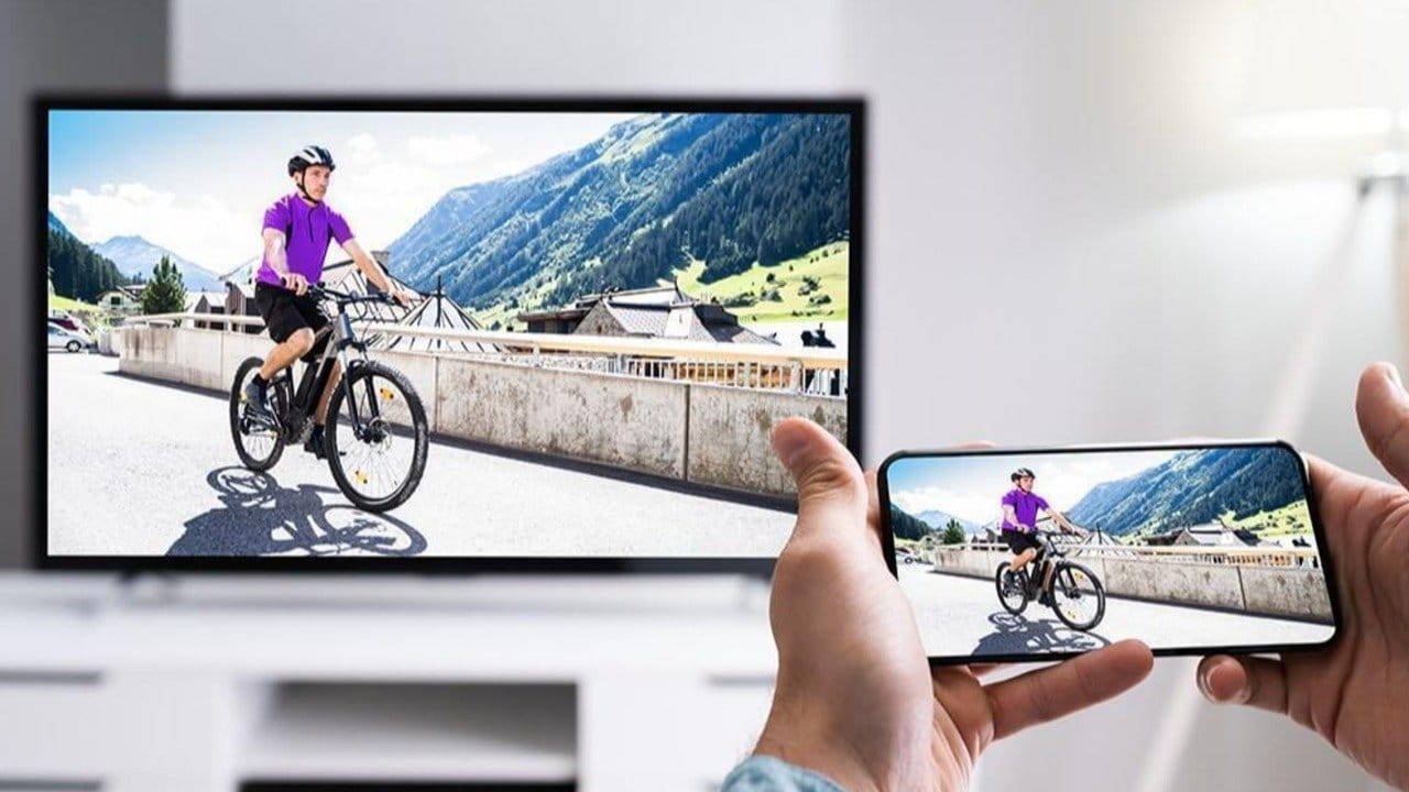 Çoğu kullanıcı bu özelliği bilmiyor: Telefonu televizyona bağlamanın en kolay yolları