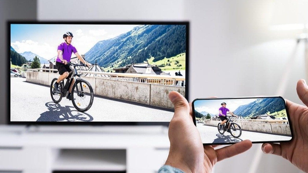 Çoğu kullanıcı bu özelliği bilmiyor: Telefonu televizyona bağlamanın en kolay yolları
