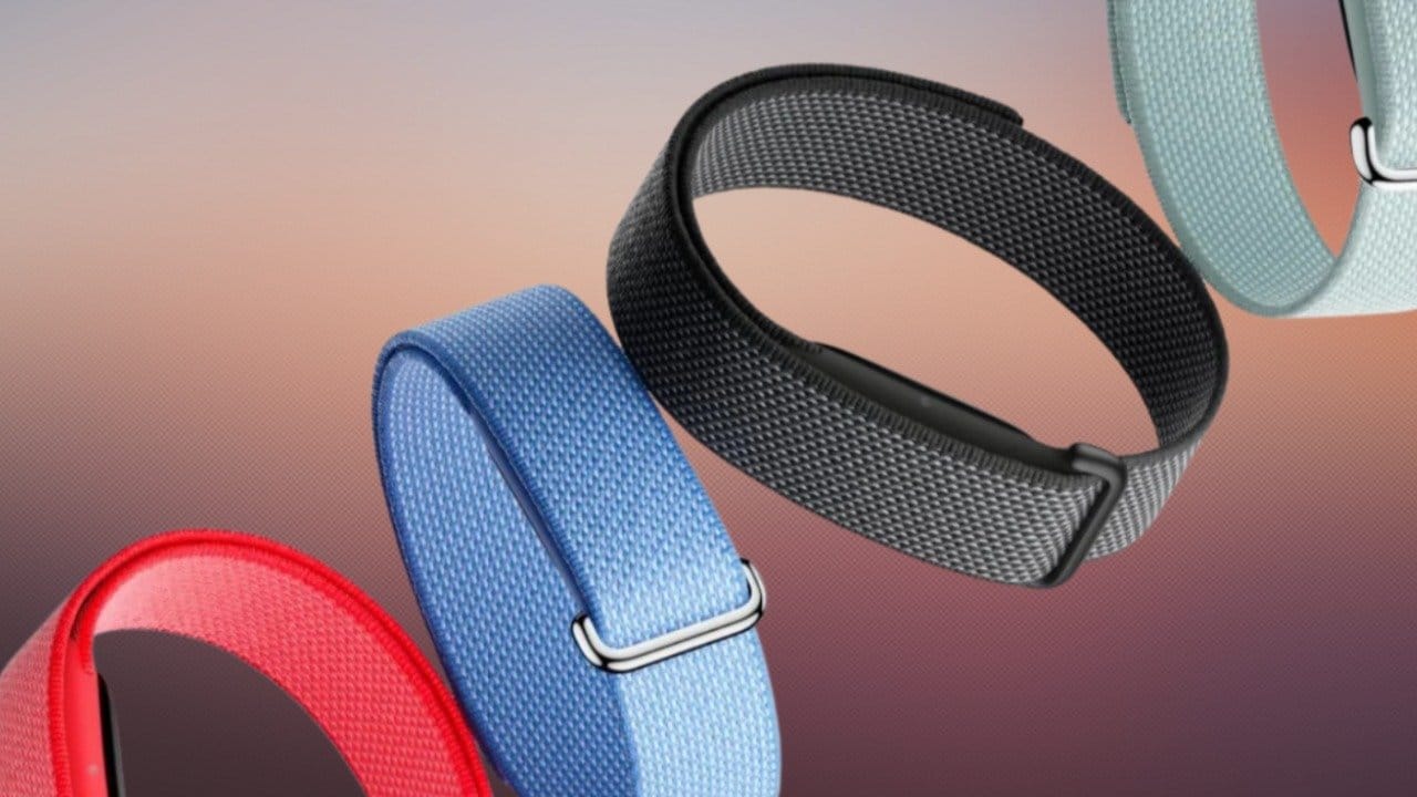 Google ekransız yeni akıllı bilekliği Fitbit Air'i tanıttı