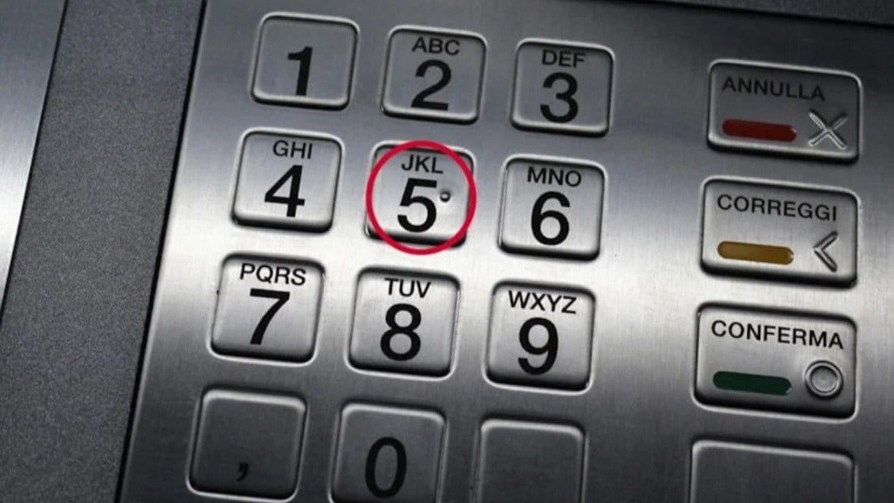 ATM ve kumandalardaki “5” tuşunda neden nokta var? Meğer çok önemli bir amacı varmış