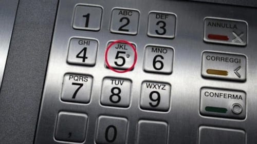 ATM ve kumandalardaki “5” tuşunda neden nokta var? Meğer çok önemli bir amacı varmış