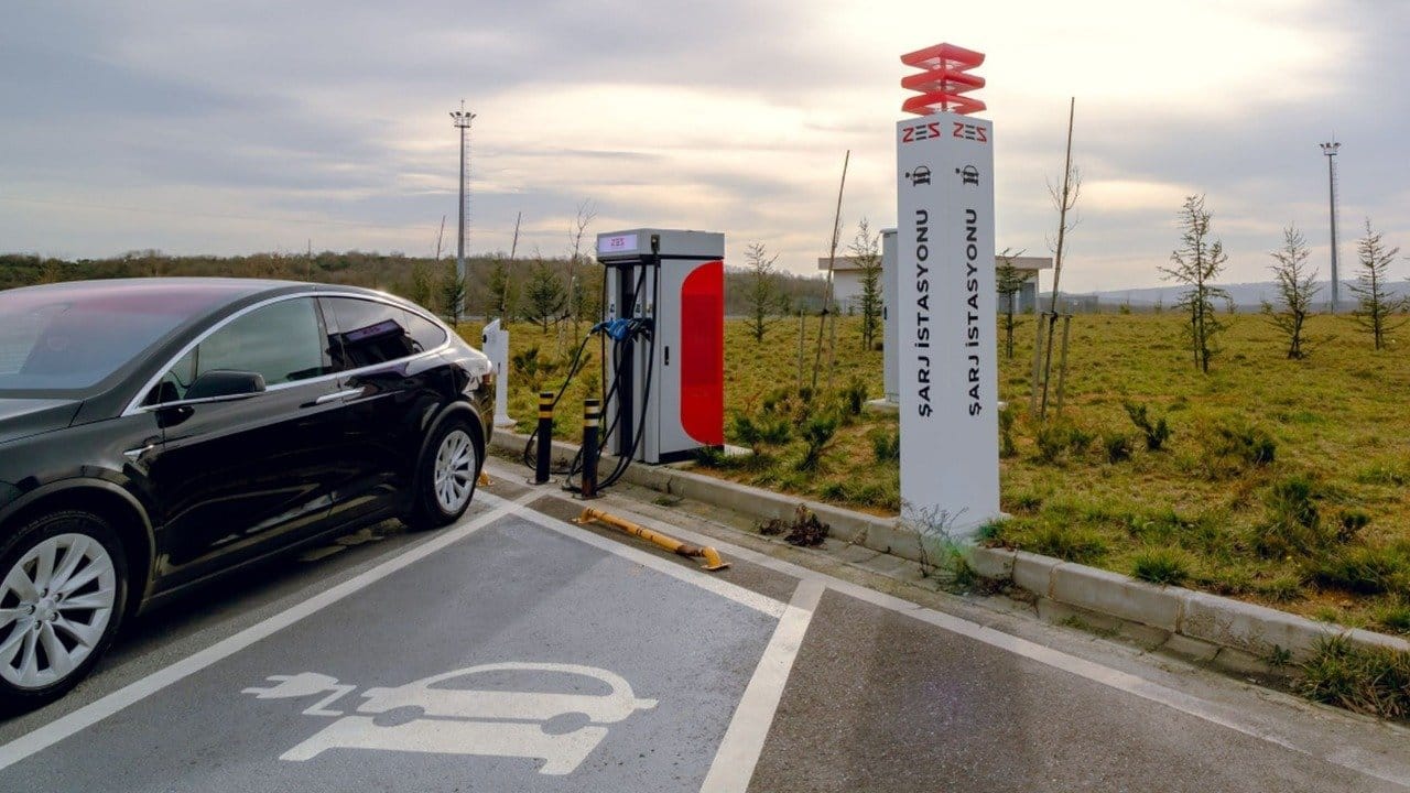 Elektrikli araç sahiplerini ilgilendiriyor: Roaming dönemi başlıyor!