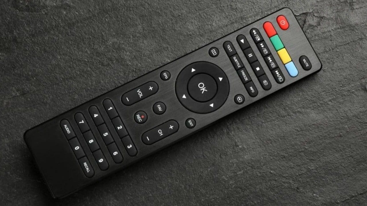 Televizyon kumandalarındaki kırmızı, yeşil, sarı ve mavi tuşların amacı ne?