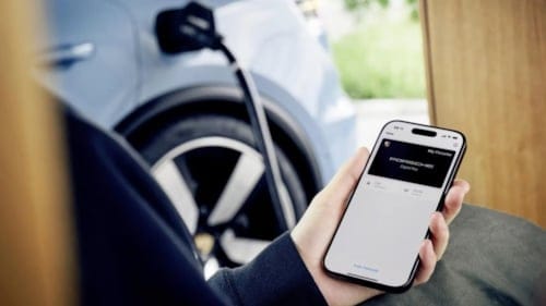 Porsche’den iPhone hamlesi: Telefonla araç açma dönemi resmen başladı