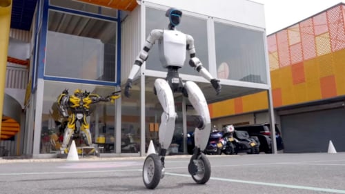 Çin’den insansı robotlara dijital kimlik dönemi: Her robot tek tek izlenecek