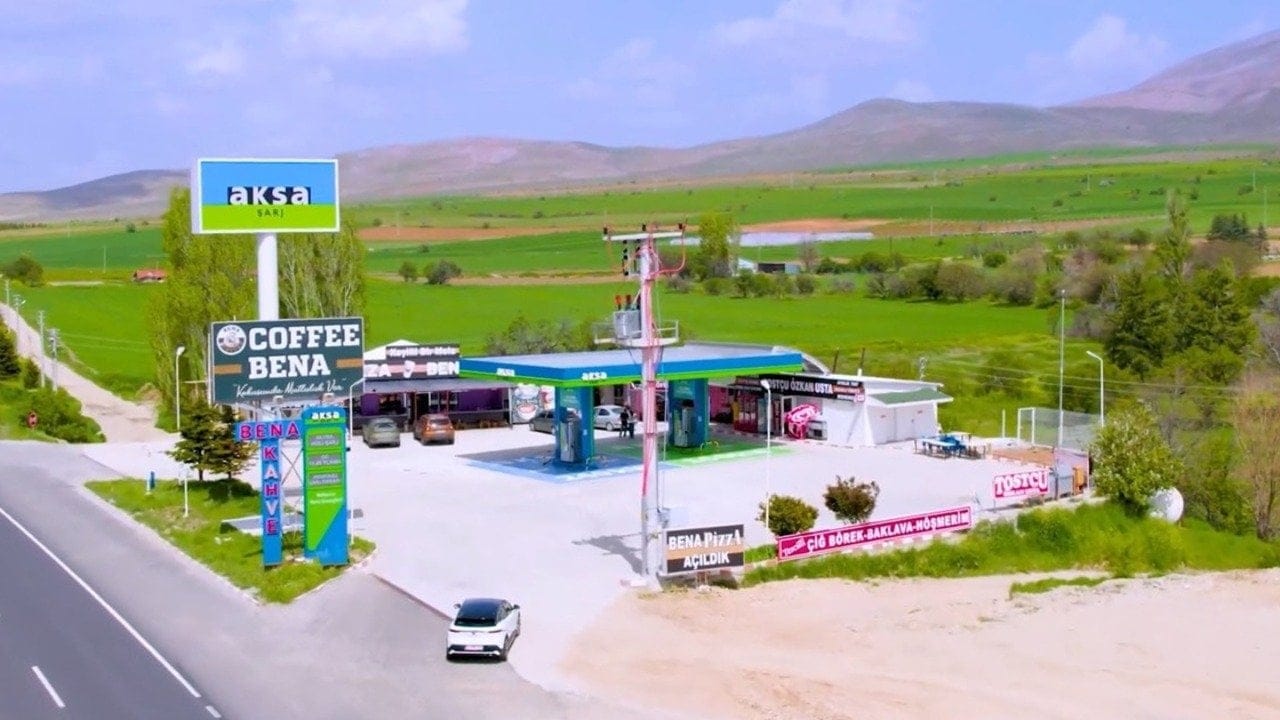 Türkiye’de bir ilk: O istasyon tamamen elektrikli araç şarj istasyonu oldu!